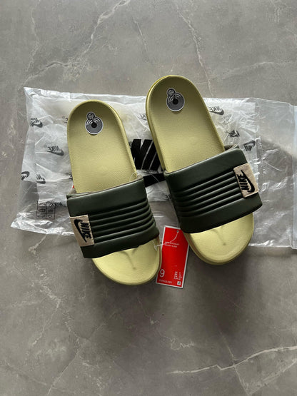 NIKE OFFCOURT ADJUST SLIDE