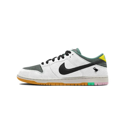 NIKE SB DUNK LOW X CSEF CLEAR EMERALD LIMITED EDTN