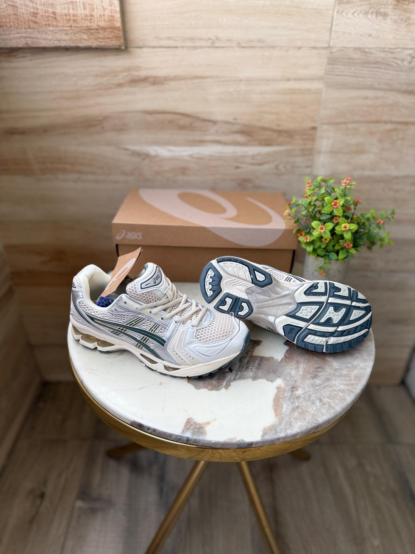 ASICS GEL KAYANO 14 WHITE BLACK