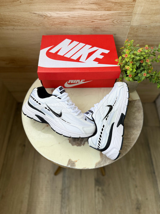 NIKE INITIATOR WHITE BLACK