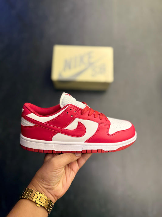 NIKE SB DUNK LOW UNIVERSITY RED