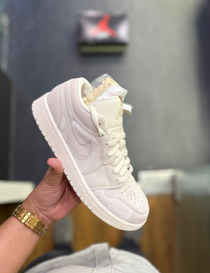 AIR JORDAN 1 LOW SE CRAFT PALE IVORY