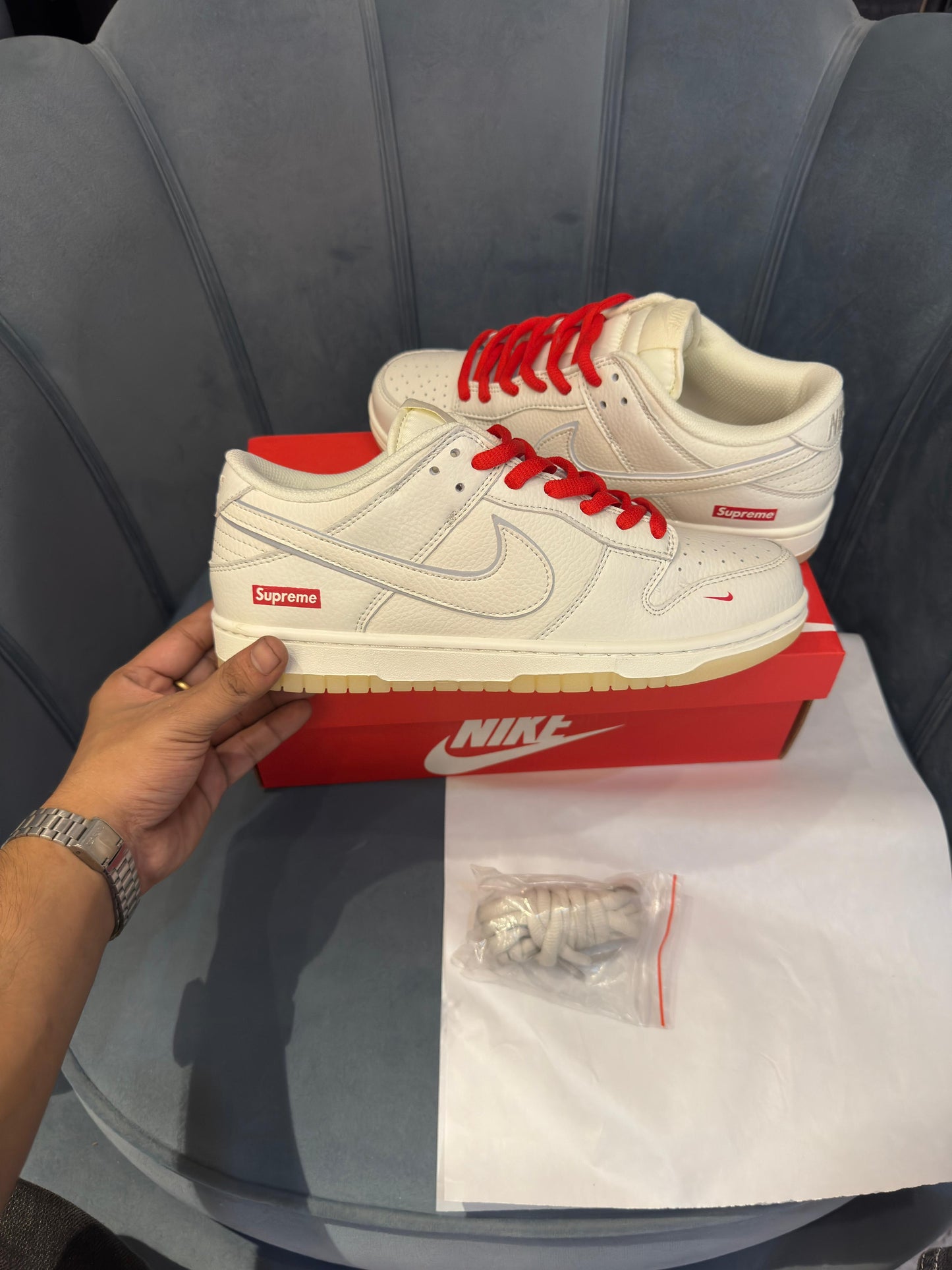 NIKE SB DUNK SUPREME WHITE RED RADIUM
