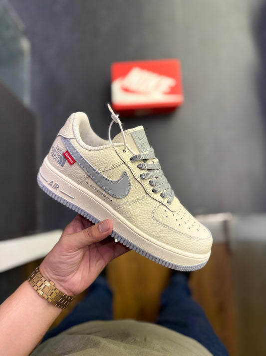 NIKE AIRFORCE NORTH FACE X SUPREME OFF WHITE