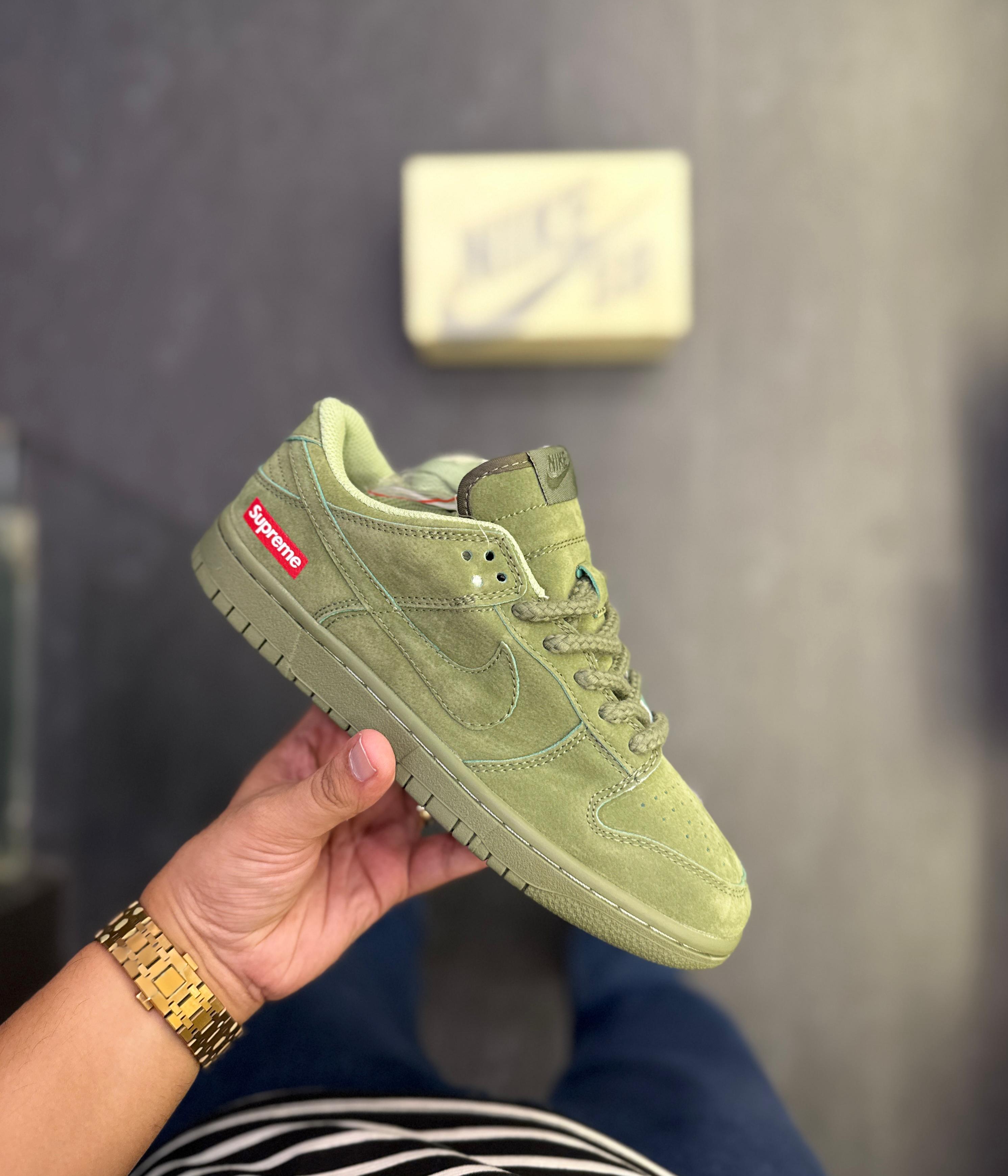 靴 Supreme Nike SB Dunk Low Green シュプリーム × ナイキ SB ダンク ロー スターズ ミーングリーン (2021