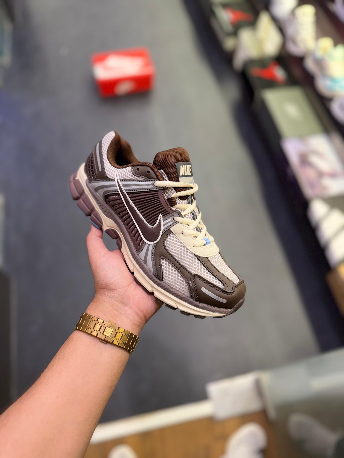 NIKE ZOOM VOMERO EARTH FOSSIL