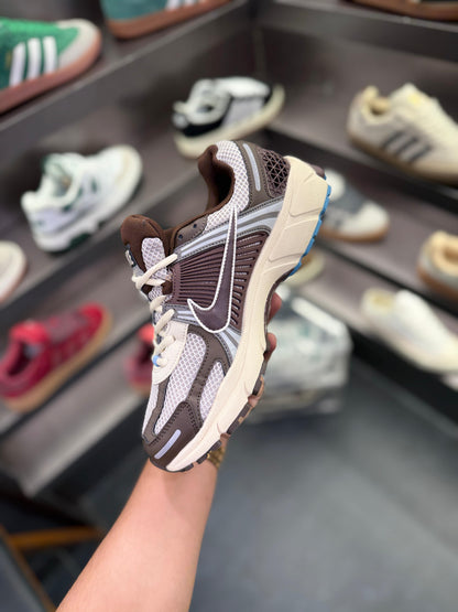 NIKE ZOOM VOMERO EARTH FOSSIL
