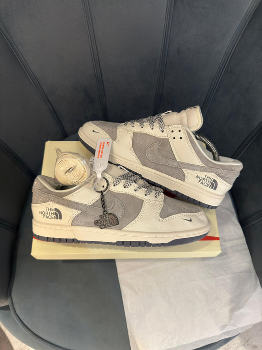 NIKE SB DUNK X NORTH FACE OG GREY