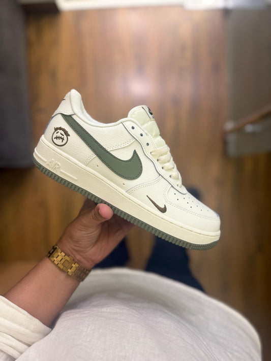 NIKE AIRFORCE ONE KAWS LTD EDTN