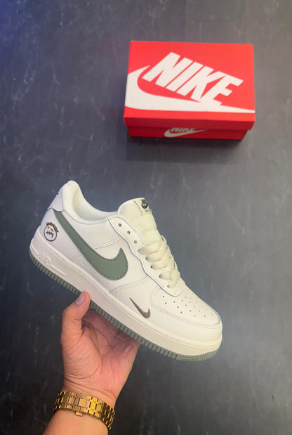 NIKE AIRFORCE ONE KAWS LTD EDTN