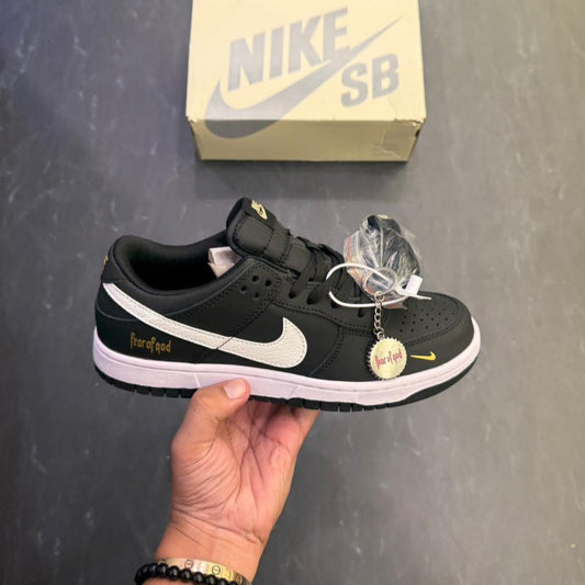NIKE SB DUNK FEAR OF GOD 2025