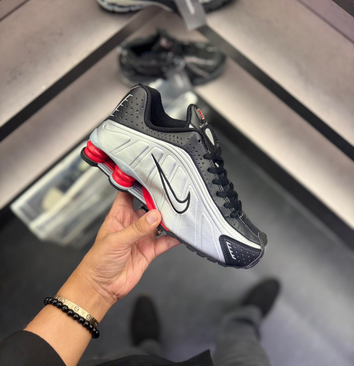 NIKE SHOX SILVER BLACK RED