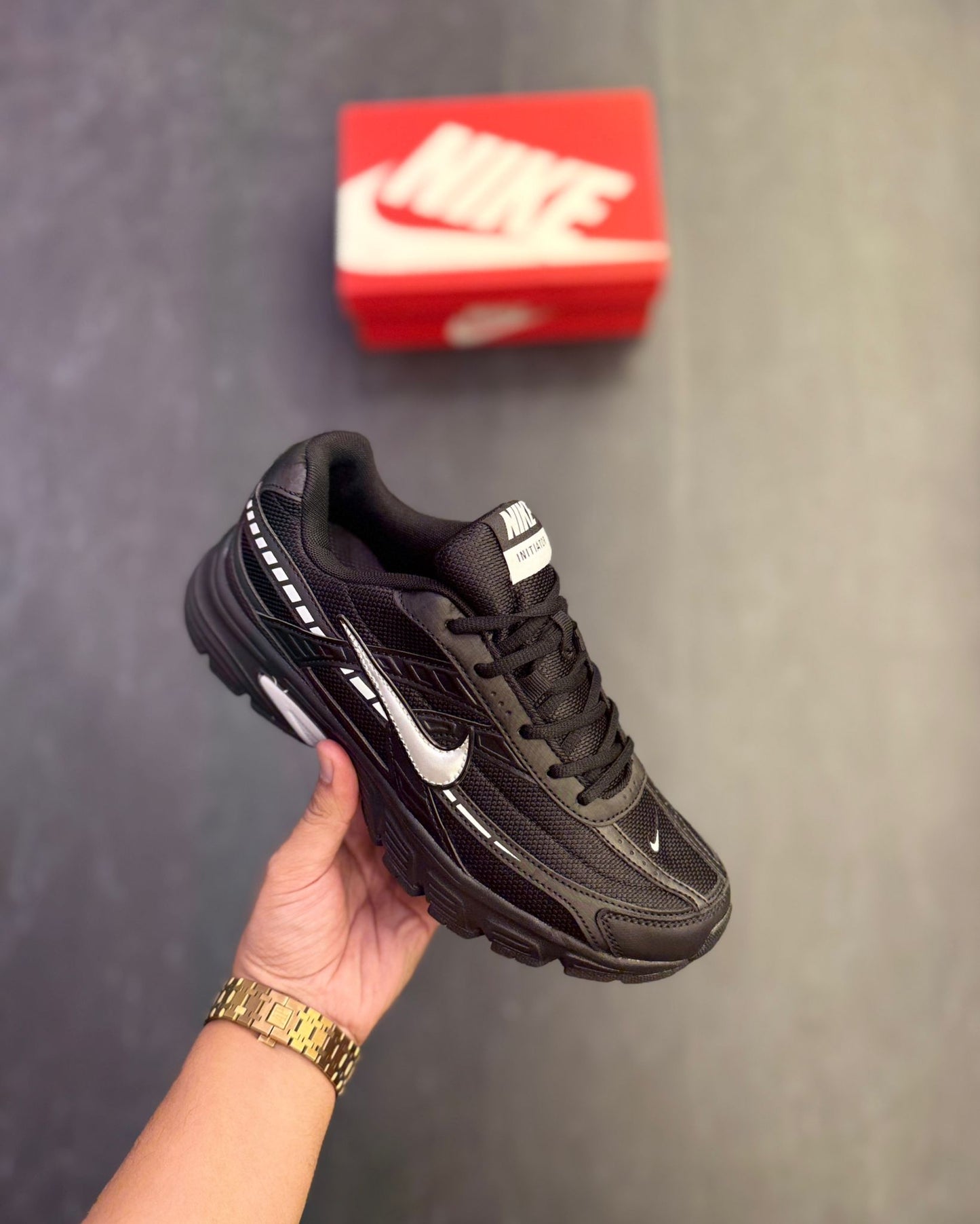 NIKE INITIATOR WHITE BLACK