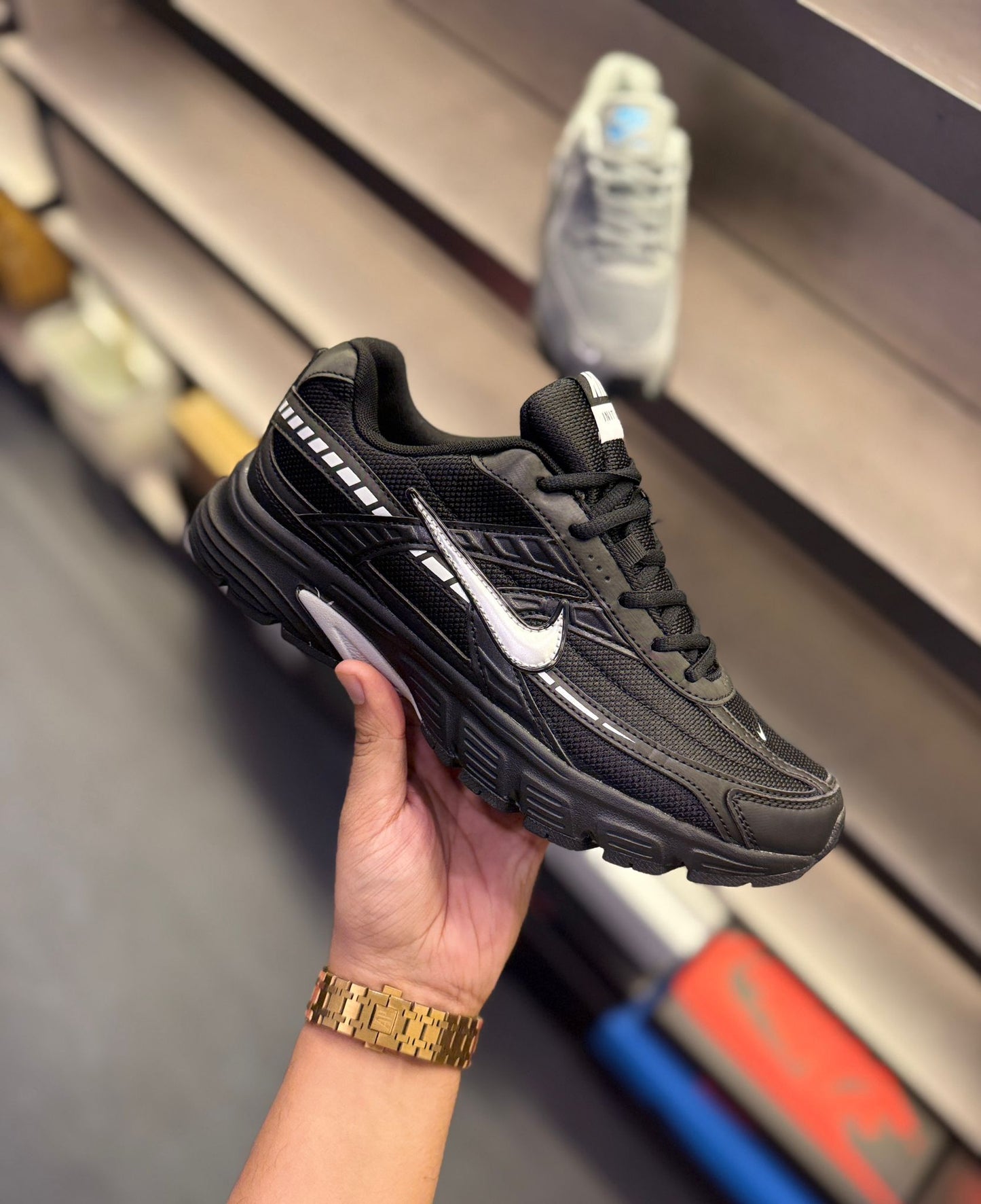 NIKE INITIATOR WHITE BLACK