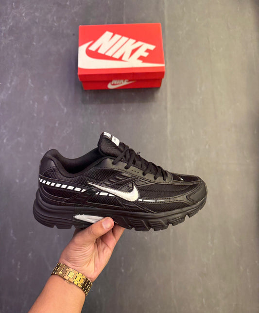 NIKE INITIATOR WHITE BLACK