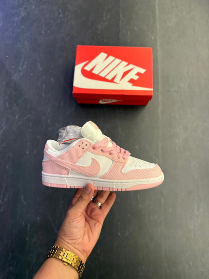 NIKE SB DUNK BESTIE PINK