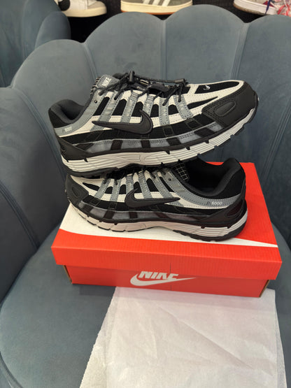 NIKE P-6000 TRAINER GREY BLACK