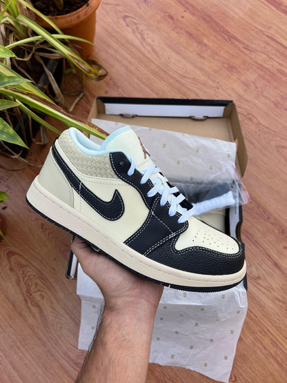 NIKE AIR JORDAN 1 LOW SE COCONUT SEMI UA