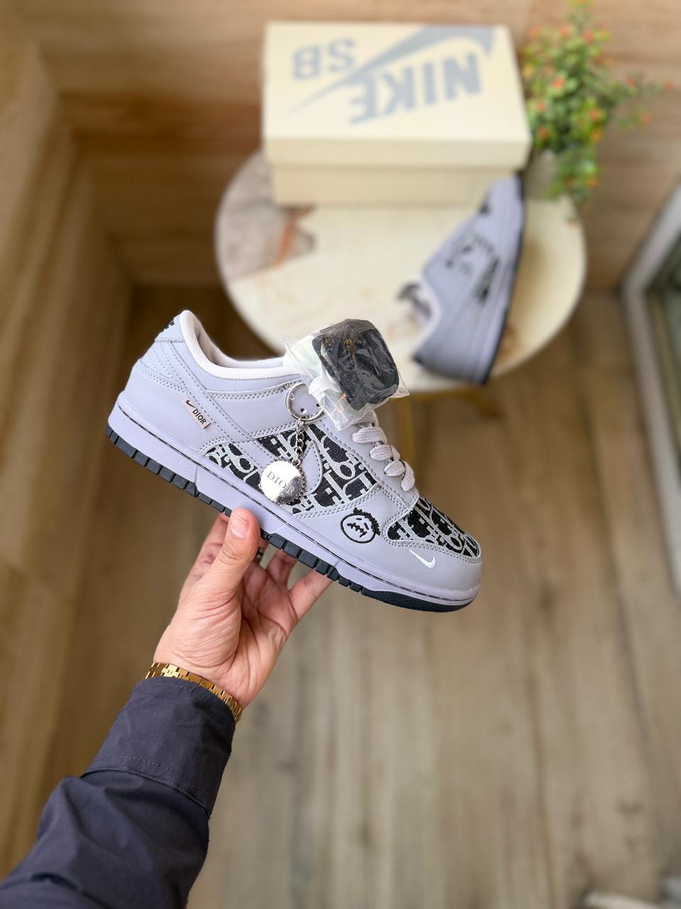 NIKE SB DUNK STUSSY X KAWS 2025