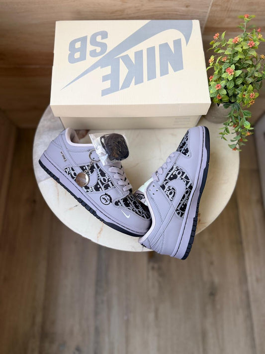 NIKE SB DUNK STUSSY X KAWS 2025