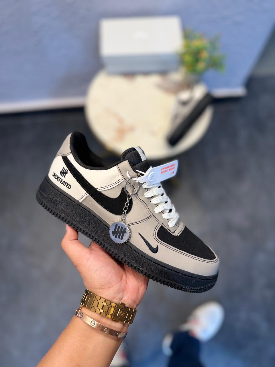 NIKE AIRFORCE CUSTOM UNDEFEATED KEY CHAIN 2025