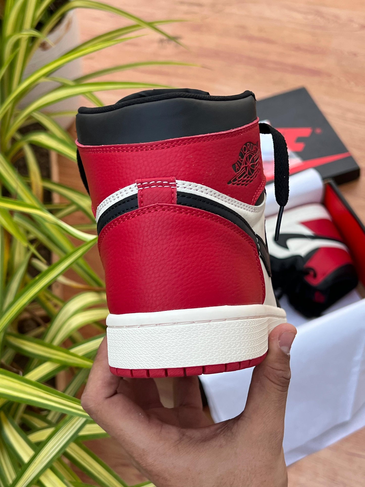 NIKE AIR JORDAN 1 RETRO HIGH OG BRED TOE RED SEMI UA