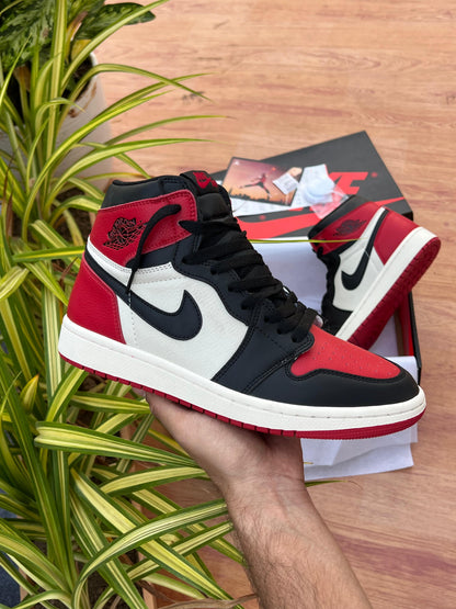 NIKE AIR JORDAN 1 RETRO HIGH OG BRED TOE RED SEMI UA