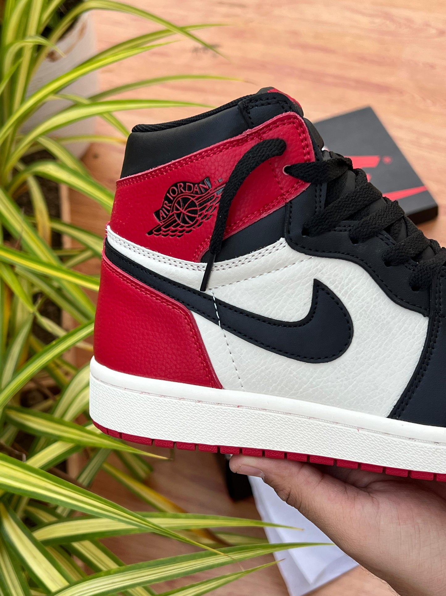 NIKE AIR JORDAN 1 RETRO HIGH OG BRED TOE RED SEMI UA