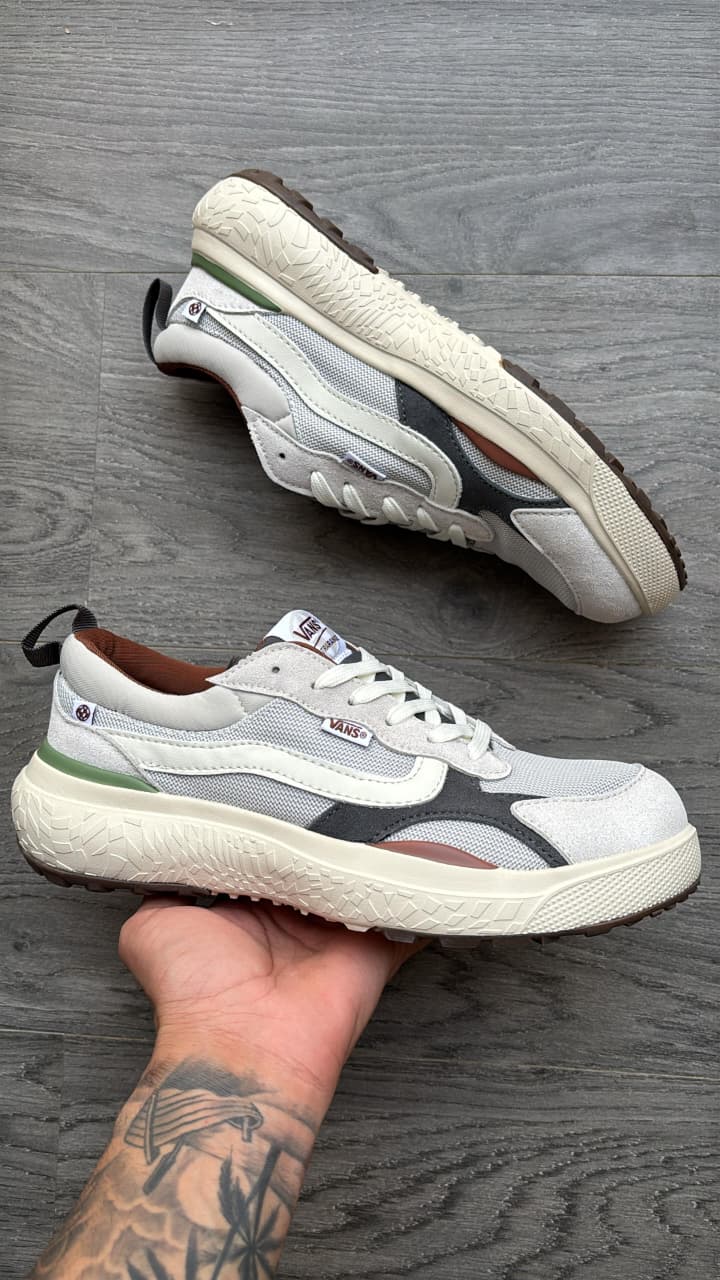 VANS ULTRA RANGE
