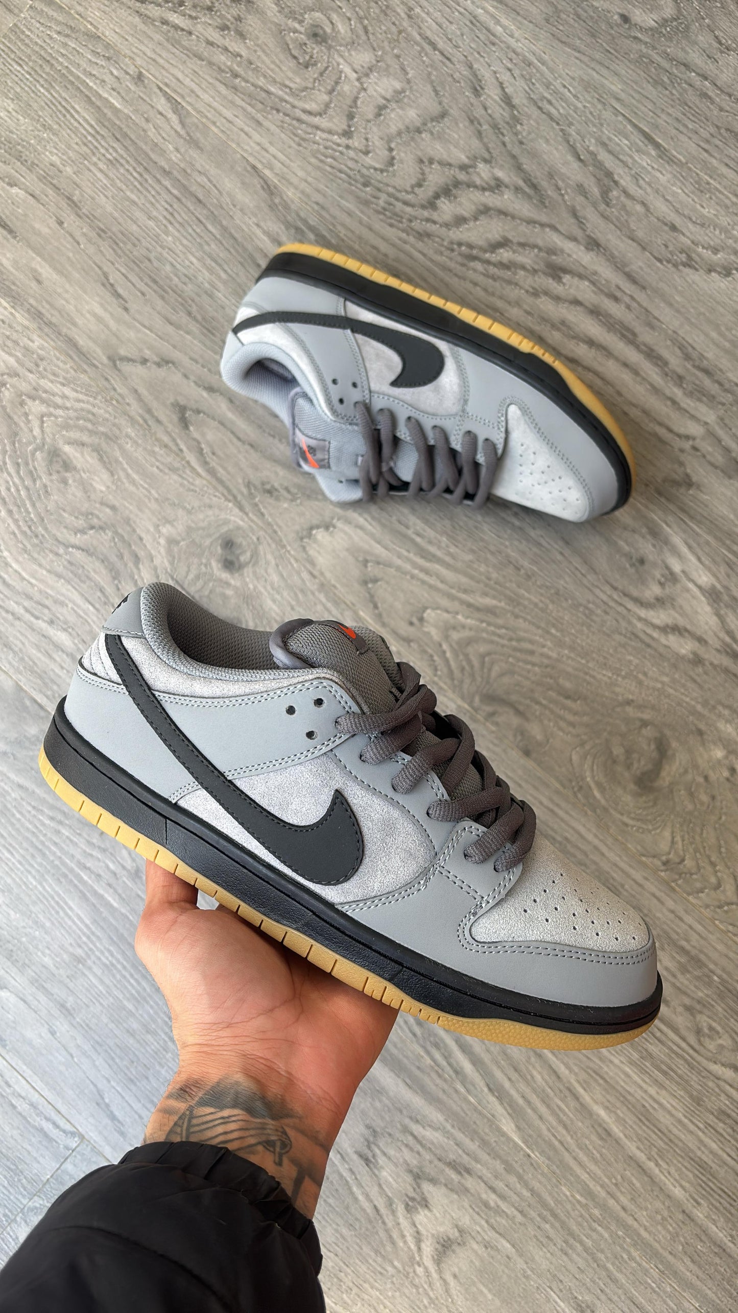 NIKE SB DUNK BLACK / GREY
