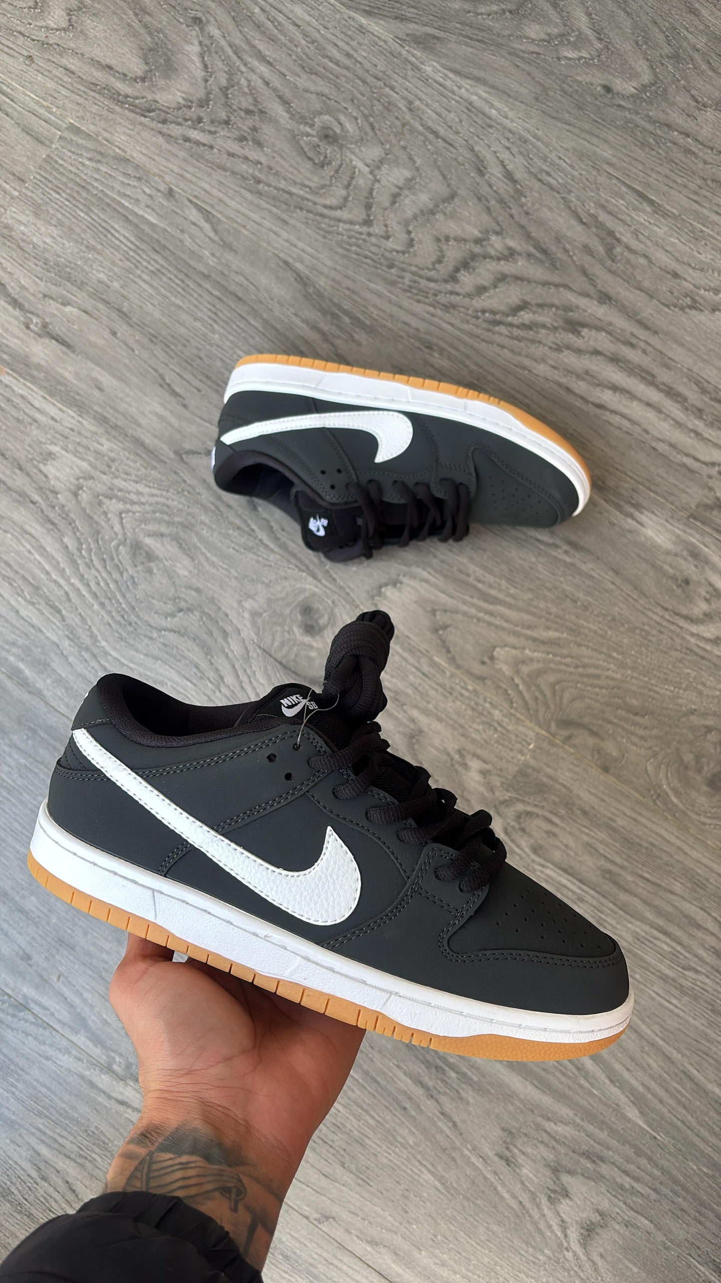 NIKE SB DUNK BLACK / GREY