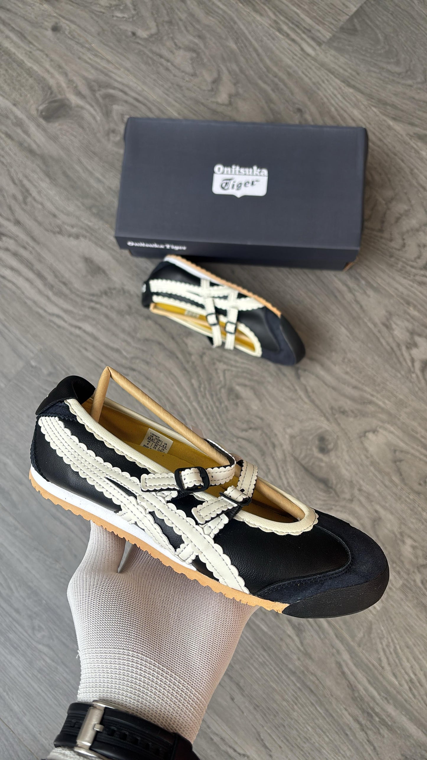ONITSUKA TIGER MEXICO 66 BELLY GIRLS