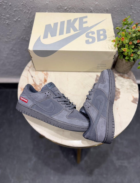 NIKE SB DUNK SUPREME WOLF GREY