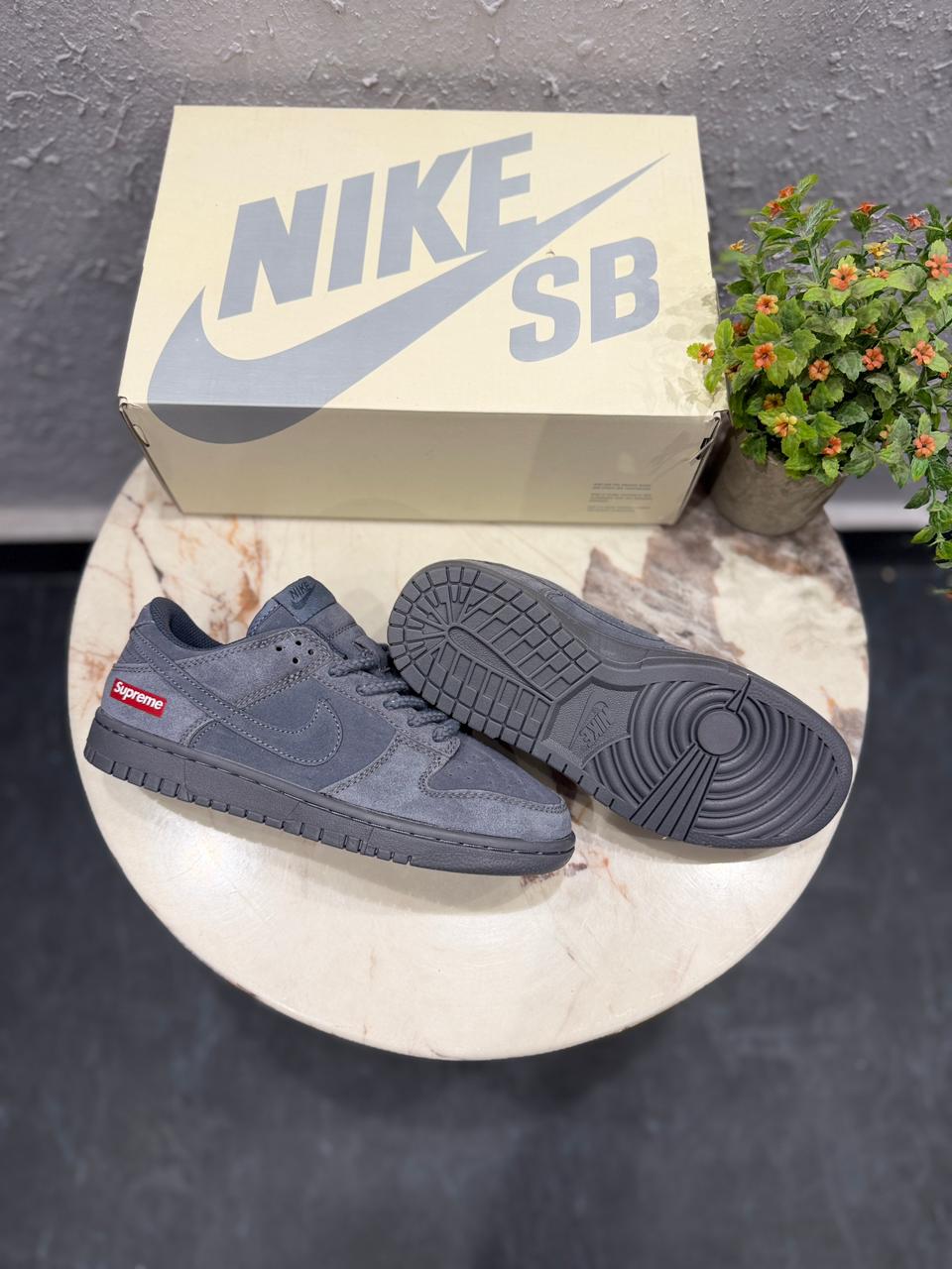 NIKE SB DUNK SUPREME WOLF GREY