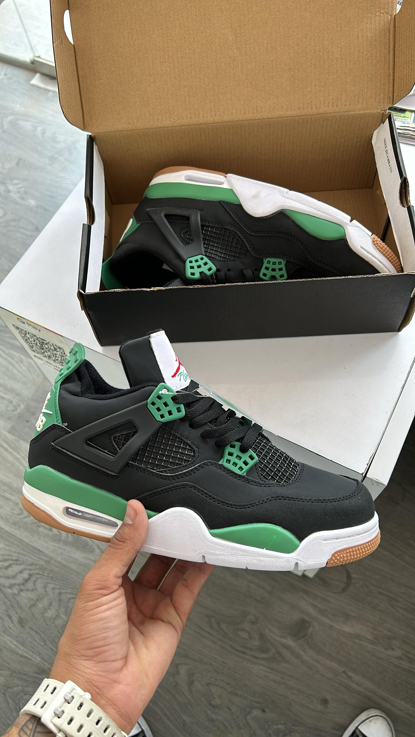 AIR JORDAN RETRO 4