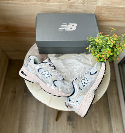 New Balance 530 Silver