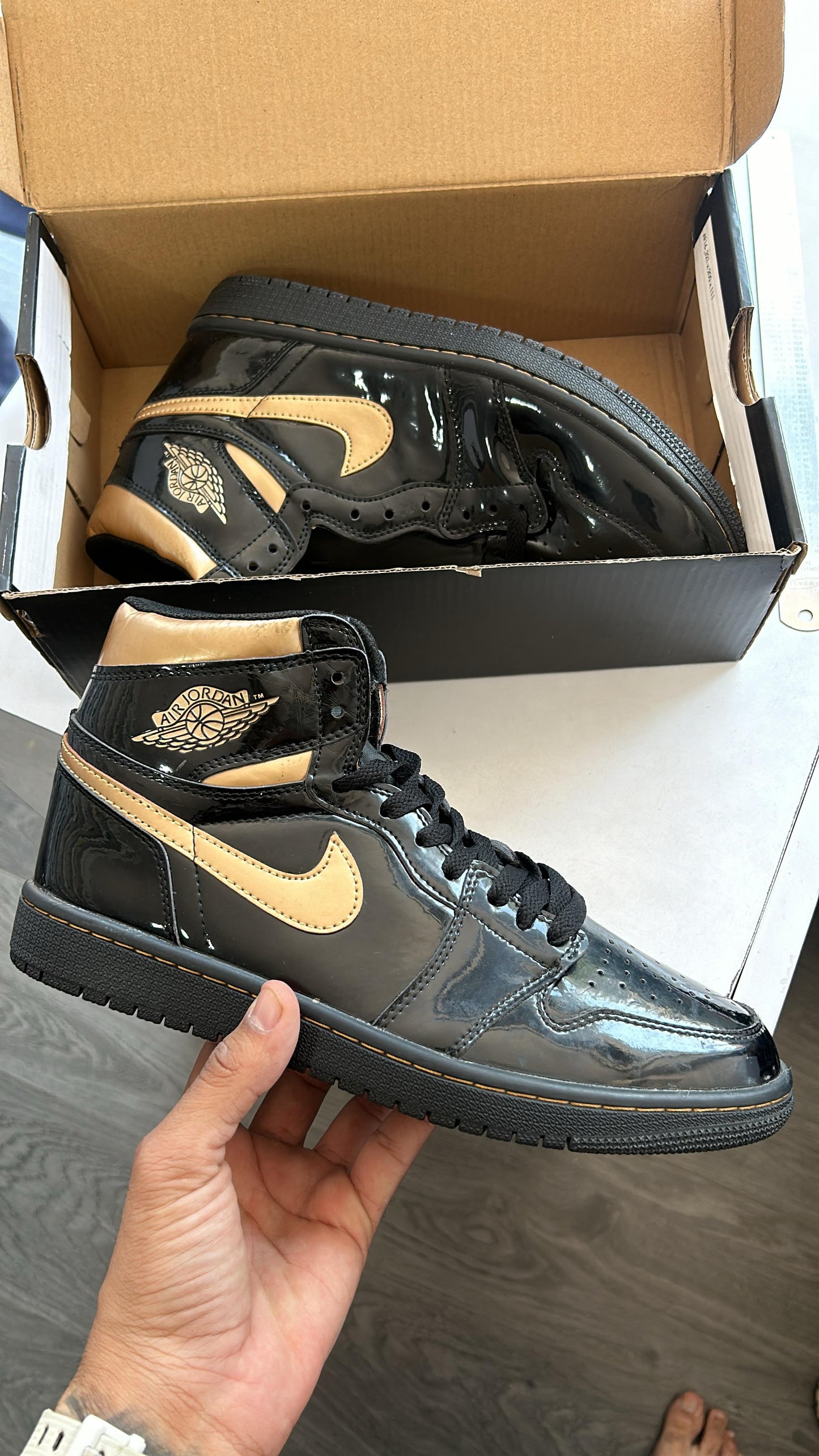 NIKE AIR JORDAN 1 HIGH