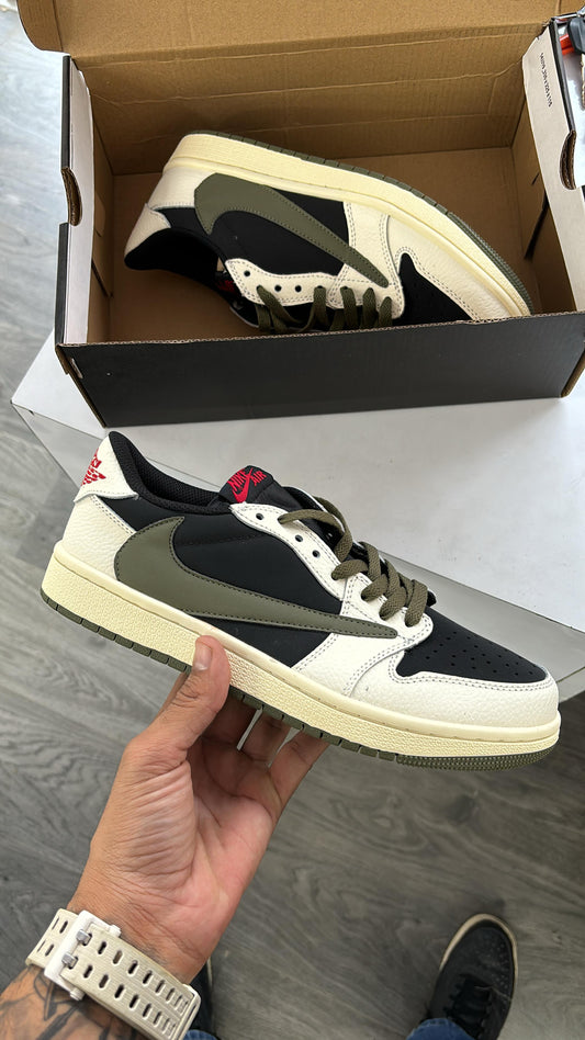 NIKE AIR JORDAN TRAVIS SCOTT LOW