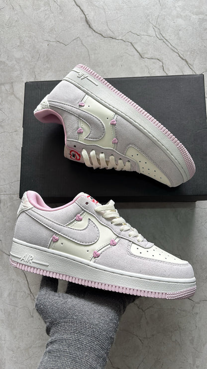 NIKE AIRFORCE ONE VALENTINE 2025