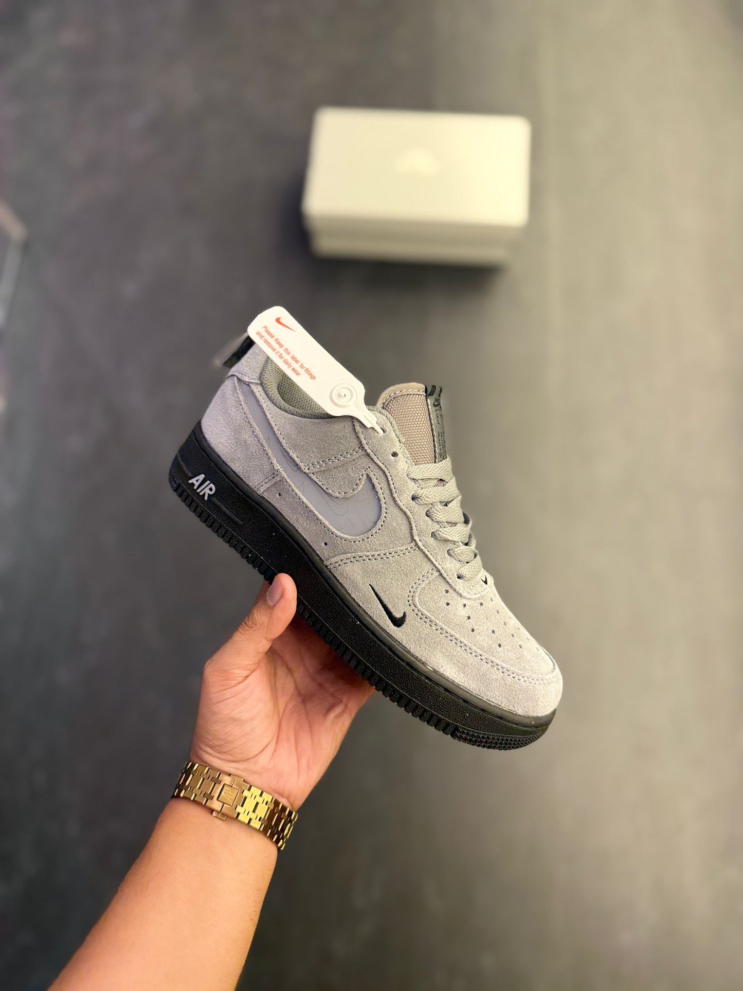 NIKE AIRFORCE LV8 GREY