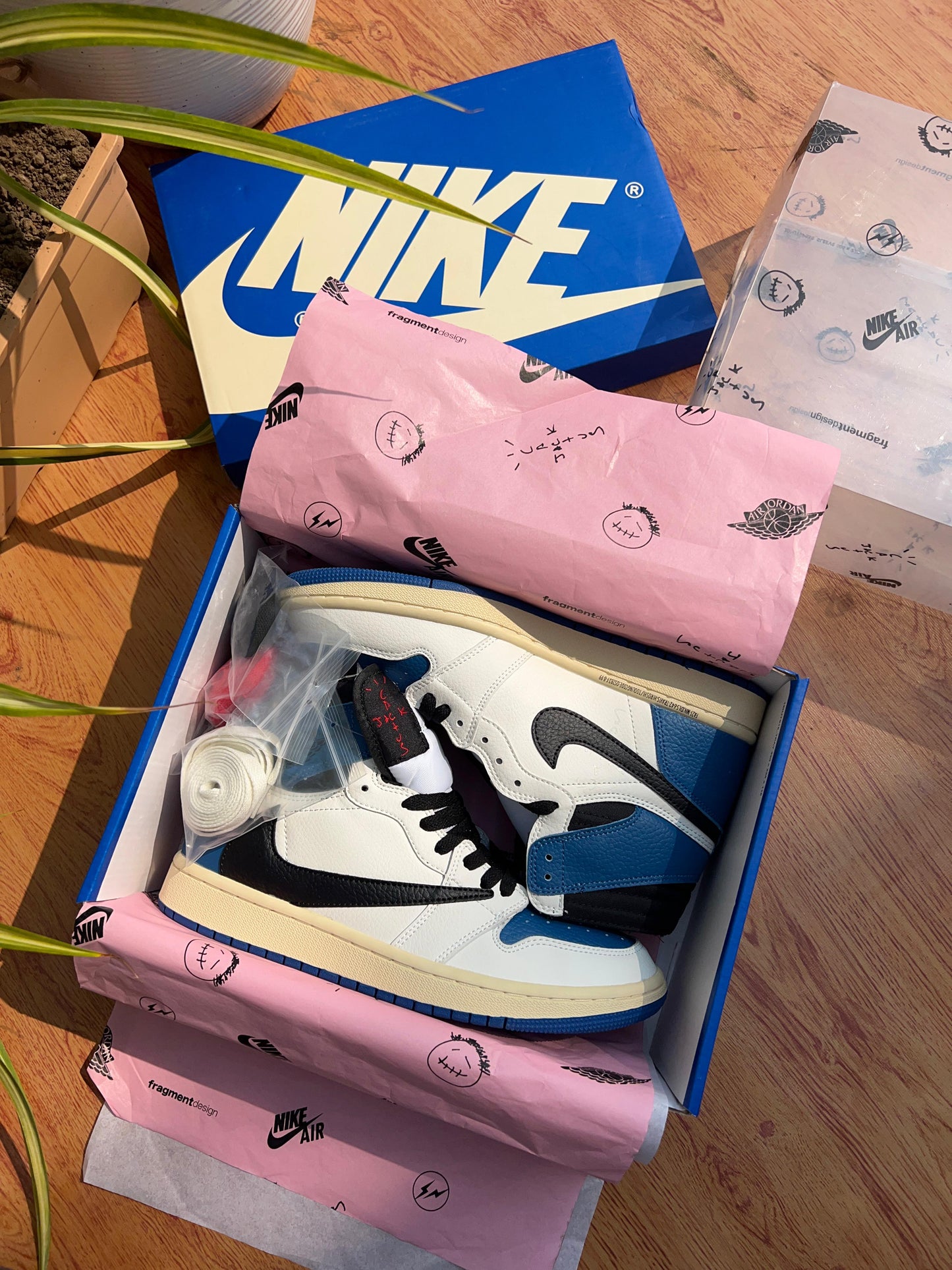AIR JORDAN 1 HIGH x TRAVIS SCOTT FRAGMENT SEMI UA