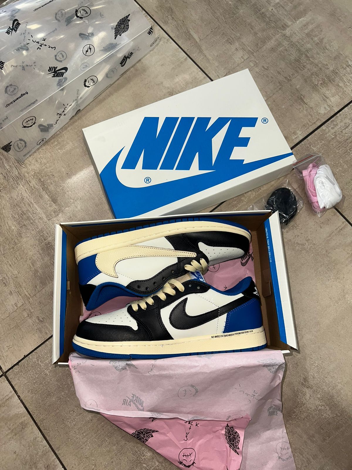 NIKE AJ 1 LOW x TRAVIS SCOTT FRAGMENT SEMI UA