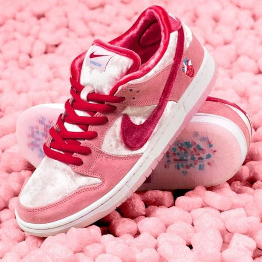 Nike Sb Dunk Low Pro Qs Strangelove