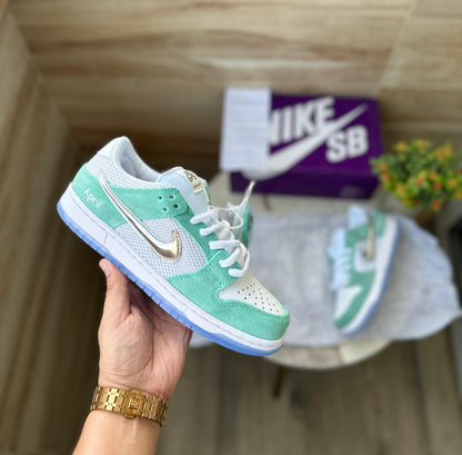 Nike Sb Dunk April