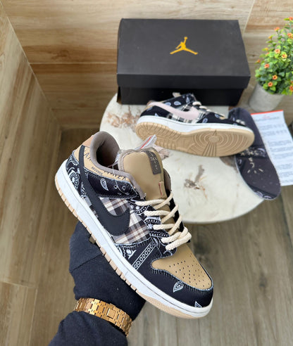 NIKE SB DUNK x TRAVIS SCOTT CACTUS JACK