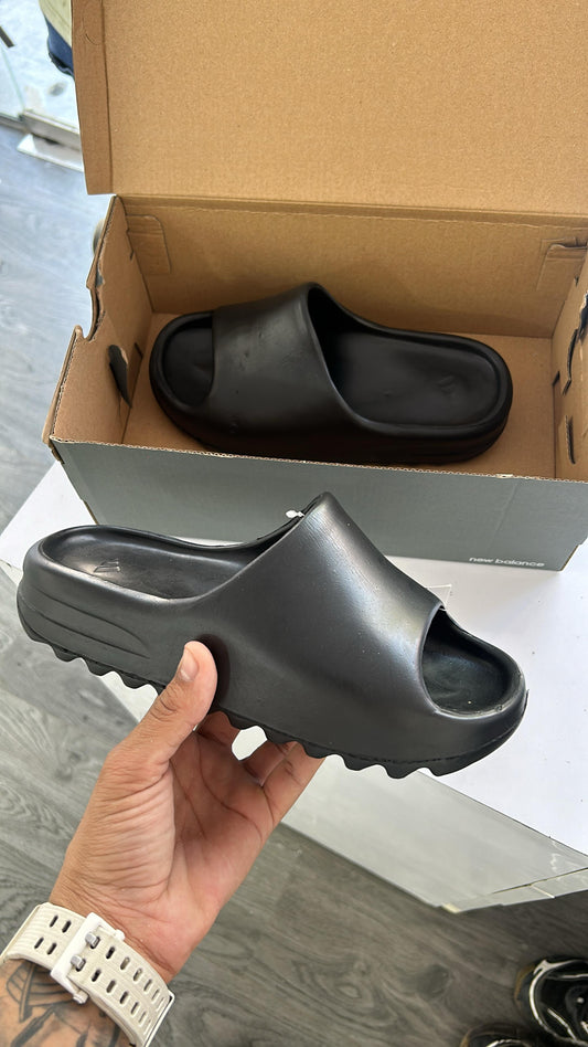 Adidas yeezy slides 350 Black