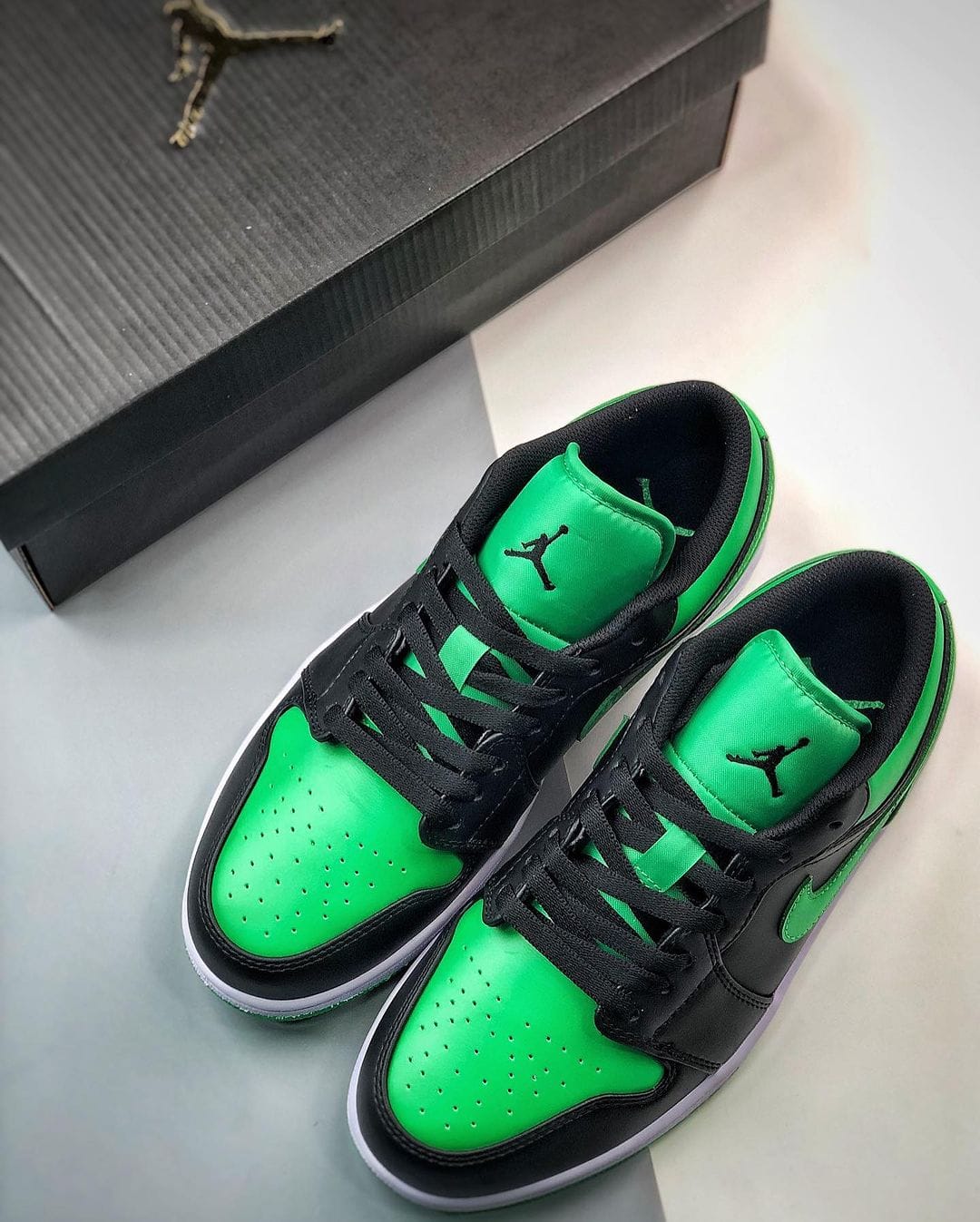 Nike Air Jordan 1 Low Lucky Green