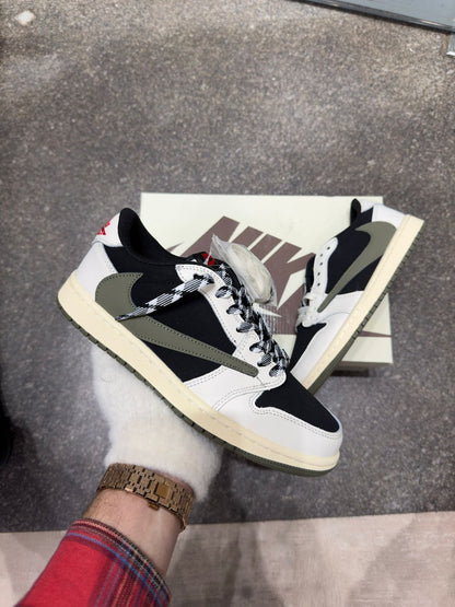 NIKE AJ 1 LOW x TRAVIS SCOTT OLIVE SEMI UA