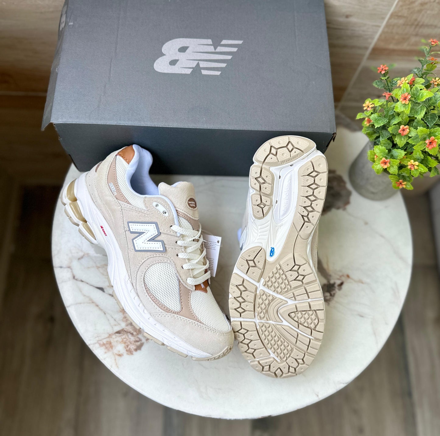 NEW BALANCE 2002R SANDSTONE