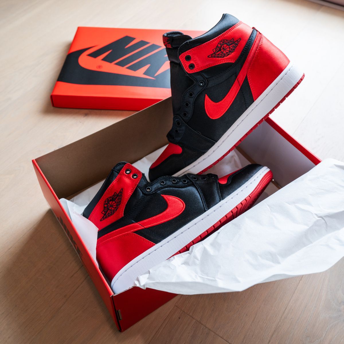 Nike Air Jordan One Satin Bred